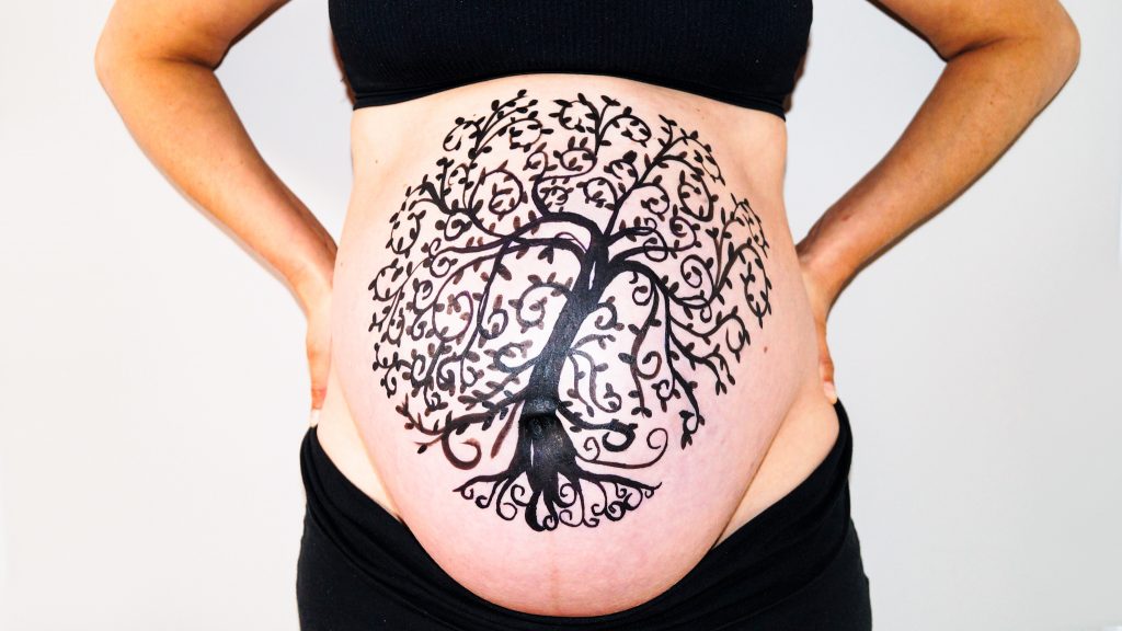 belly-painting-arbre-de-vie-maquillage-prenatal-Ile-de-france-femme-enceinte-grossesse-baby-shower